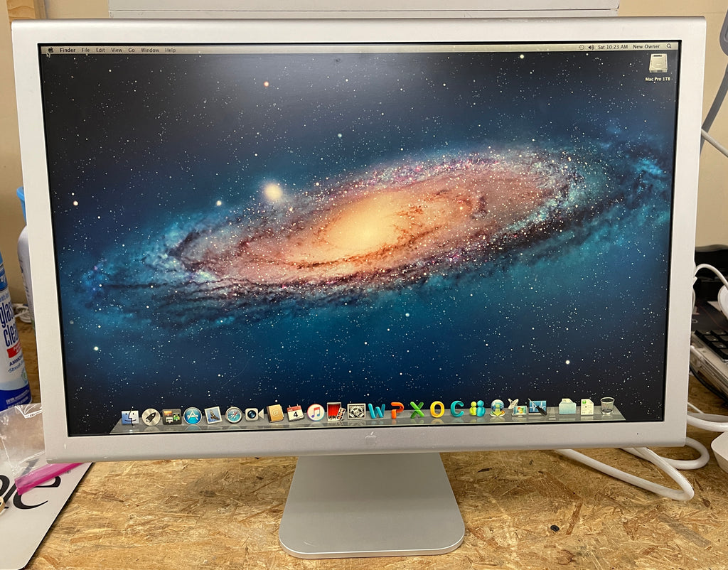 Apple Cinema Display 23-inch (Aluminum) (M9178LL/A)