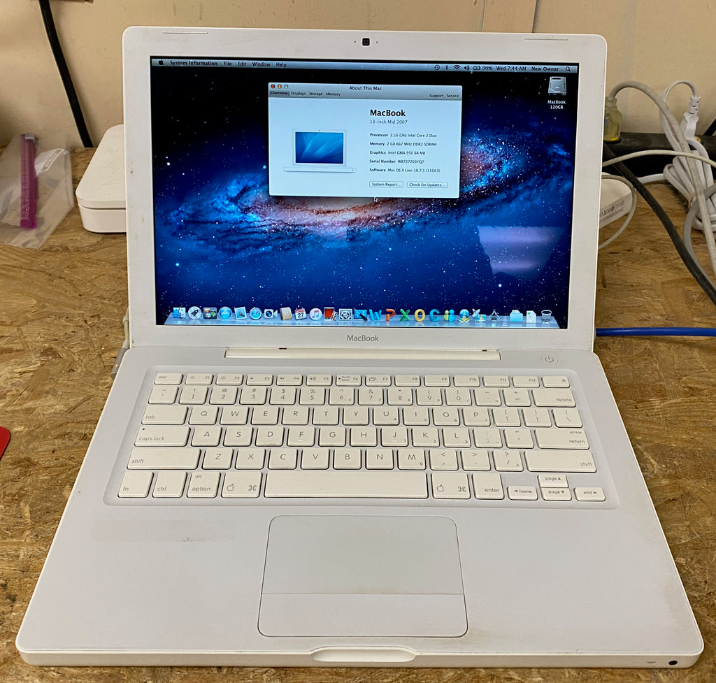 Apple MacBook 13-inch July 2007 2.16GHz Intel Core 2 Duo (MB062LL
