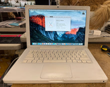 Apple MacBook 13-inch August 2009 2.13GHz Intel Core 2 Duo (MC240LL/A)