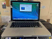 Apple MacBook Unibody Aluminum 13-inch April 2009 2GHz Intel Core 2 Duo (MB466LL/A)