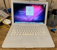 Apple MacBook 13-inch Mid-2009 2.13GHz Intel Core 2 Duo (MC240LL/A)