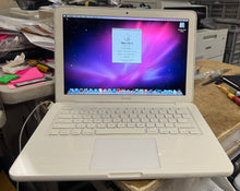 Apple MacBook 13-inch Late 2009 2.26GHz Intel Core 2 Duo (MC207LL/A)