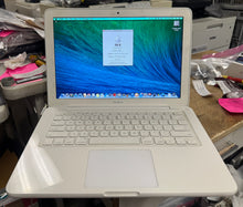 Apple MacBook 13-inch Late 2009 2.26GHz Intel Core 2 Duo (MC207LL/A)