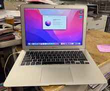 Apple MacBook Air 13-inch March 2016 Production 2.2GHz Dual-Core Intel Core i7 (BTO/CTO)
