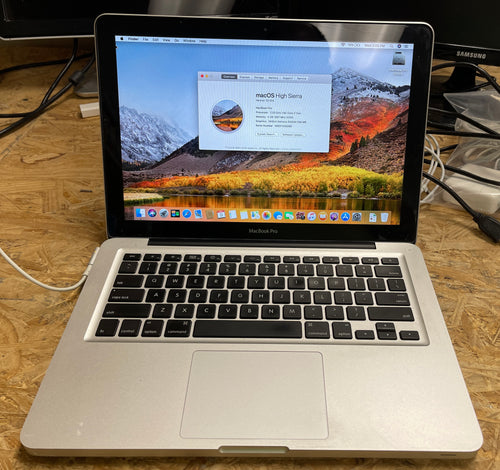 Apple MacBook Pro 13-inch March 2010 2.53GHz Intel Core 2 Duo (MB991LL/A)