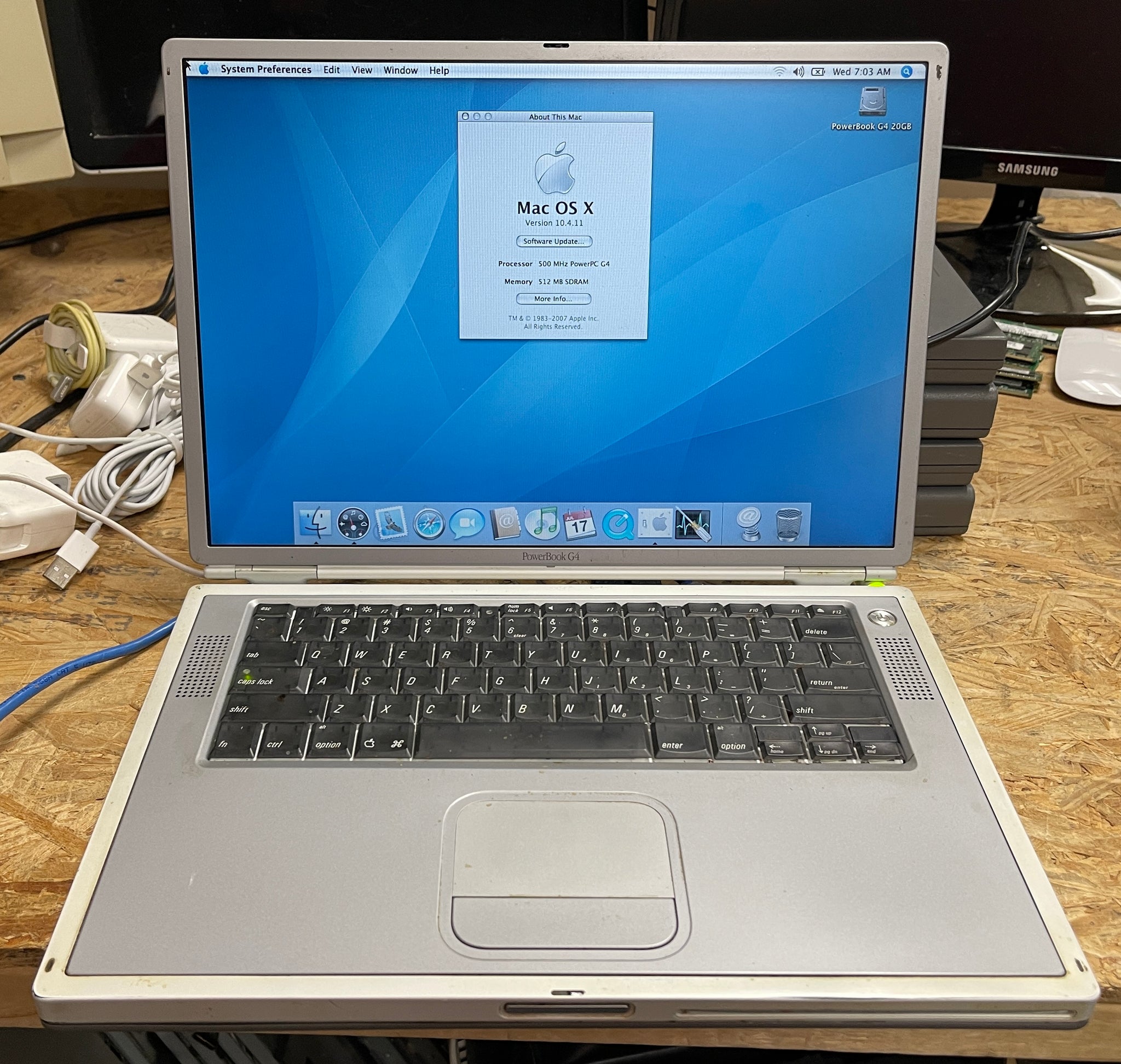 Apple PowerBook G4 Original-Titanium 15-inch 500MHz (M7710LL/A