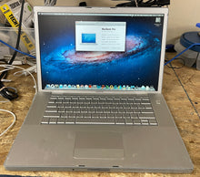 Apple MacBook Pro 15-inch Late 2006 2.16GHz Intel Core 2 Duo (MA609LL)
