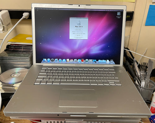 Apple MacBook Pro 15-inch 2GHz Intel Core Duo (MA464LL/A)