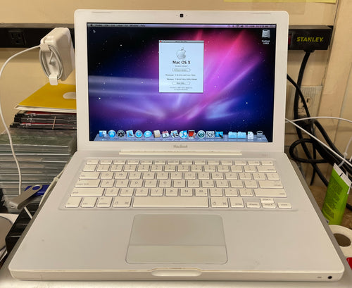 Apple MacBook 13-inch August 2007 2.16GHz Intel Core 2 Duo (MB062LL/A)