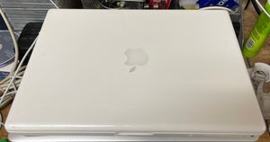 Apple MacBook 13-inch January 2009 2GHz Intel Core 2 Duo (MB881LL/A)