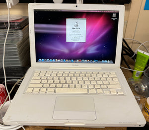 Apple MacBook 13-inch Late 2007 2GHz Intel Core 2 Duo (MB061LL/B) with Rosetta