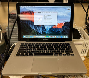 Apple MacBook Pro 15-inch Mid 2009 2.66GHz Intel Core 2 Duo (MB985LL/A)