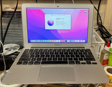 Apple MacBook Air 11-inch Mid 2012 1.7GHz Intel Core i5 (MD223LL/A)