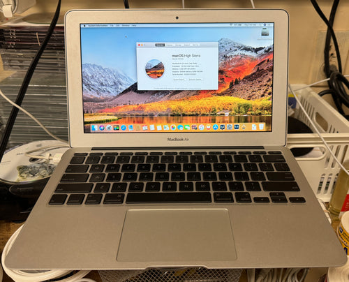 Apple MacBook Air 11-inch Late 2010 1.4GHz Intel Core 2 Duo (MC505LL/A)