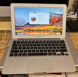 Apple MacBook Air 11-inch Mid 2011 1.6GHz Intel Core i5 (MC968LL/A)
