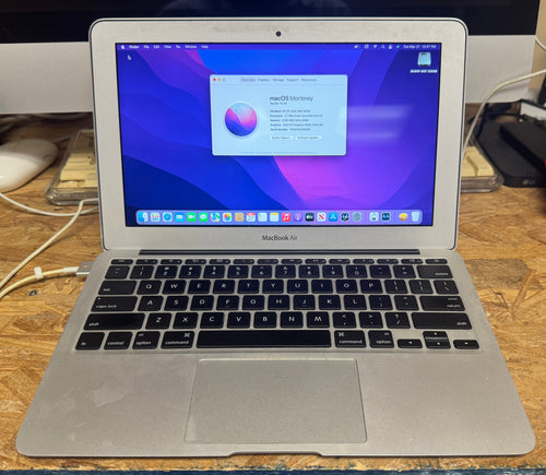 Apple MacBook Air 11-inch Mid 2012 1.7GHz Intel Core i5 (MD223LL/A)