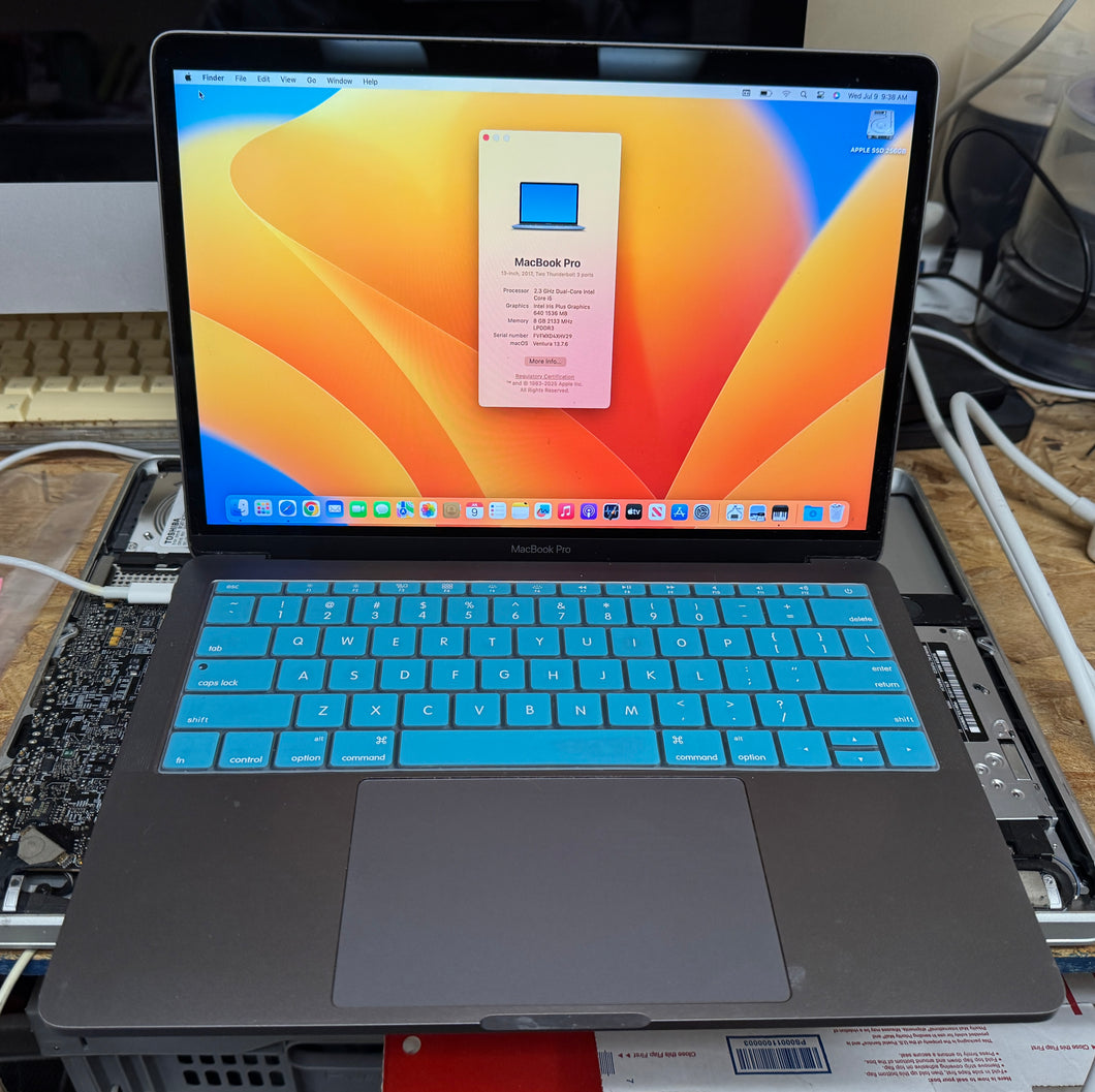 Apple MacBook Pro 13-inch June 2018 Two Thunderbolt 3 ports 2.3GHz Dual-Core Intel Core i5 (MPXQ2LL/A)