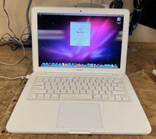 Apple MacBook 13-inch Late 2009 2.26GHz Intel Core 2 Duo (MC207LL/A)