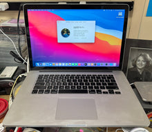Apple MacBook Pro 15-inch December 2014 2.5GHz Quad-Core Intel Core i7 (BTO/CTO)