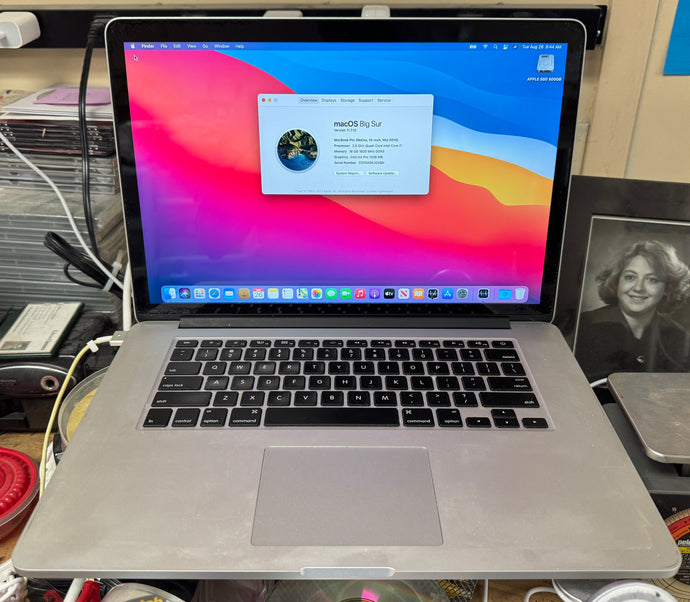 Apple MacBook Pro 15-inch December 2014 2.5GHz Quad-Core Intel Core i7 (BTO/CTO)