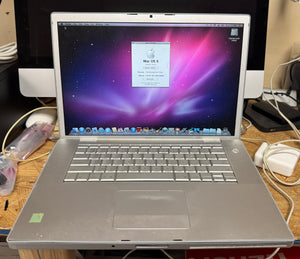 Apple MacBook Pro 15-inch February 2007 2.16GHz Intel Core 2 Duo (MA609LL)