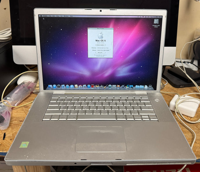 Apple MacBook Pro 15-inch February 2007 2.16GHz Intel Core 2 Duo (MA609LL)
