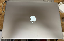 Apple MacBook Pro 15-inch April 2008 2.4GHz Intel Core 2 Duo (MA896LL)