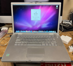Apple MacBook Pro 15-inch April 2008 2.4GHz Intel Core 2 Duo (MA896LL)