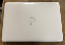 Apple MacBook 13-inch Late 2009 2.26GHz Intel Core 2 Duo (MC207LL/A)
