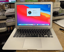 Apple MacBook Air 13-inch August 2013 1.3GHz Dual-Core Intel Core i5 (MD760LL/A)