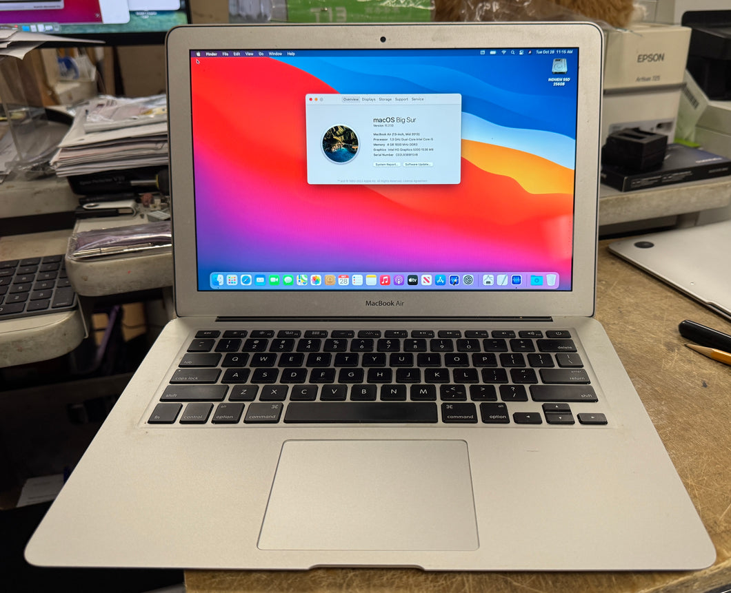Apple MacBook Air 13-inch August 2013 1.3GHz Dual-Core Intel Core i5 (MD760LL/A)
