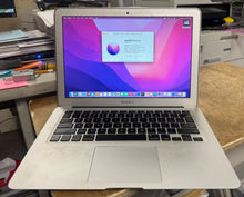 Apple MacBook Air 13-inch June 2013 1.7GHz Dual-Core Intel Core i5 (MD231LL/A)