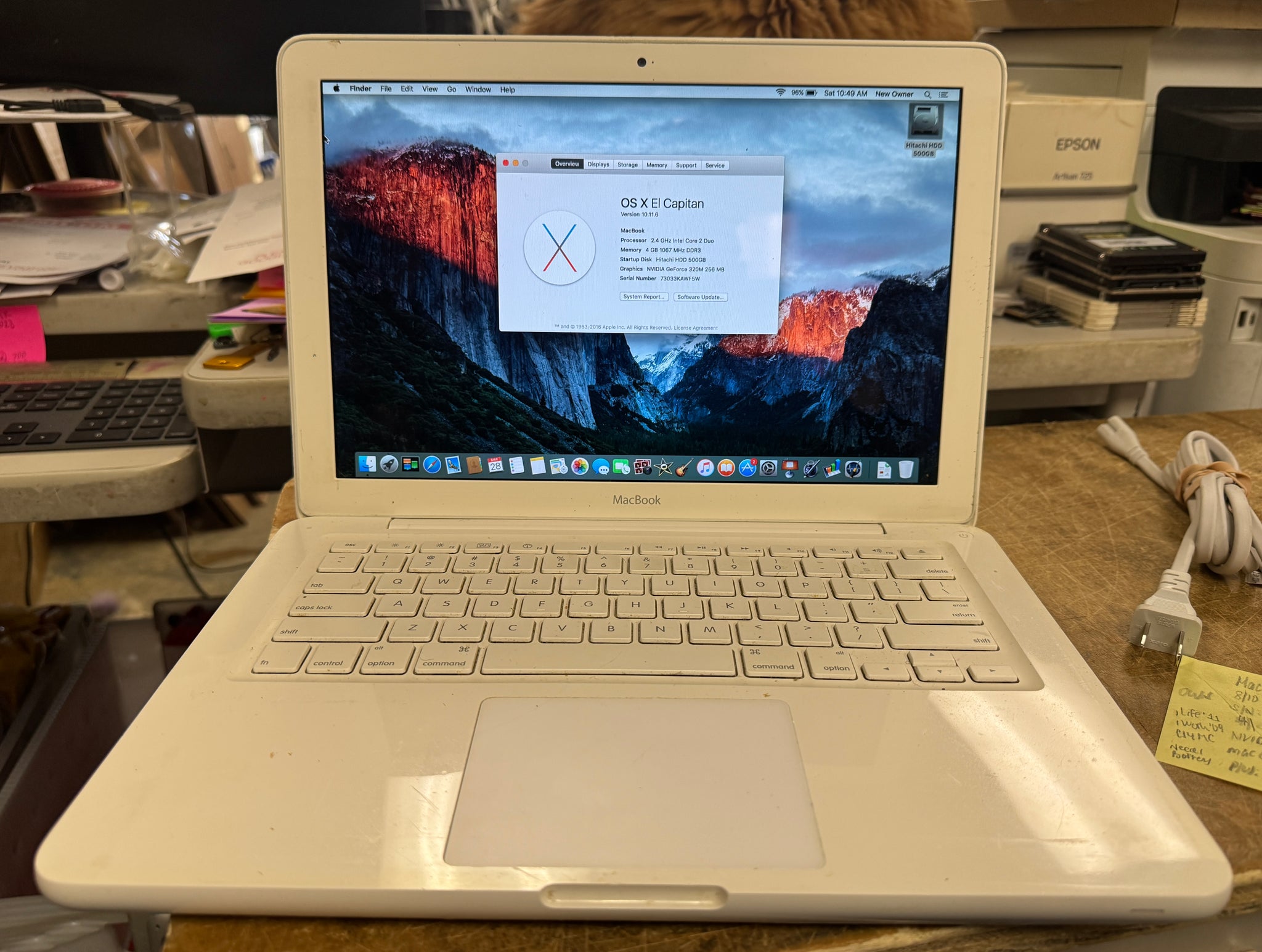 Apple MacBook 白13-inch/Mid2010 MC516J/A Apple MacBook Unibody 13-inch Mid 2010 2.4GHz Intel Core 2 Duo MacBook本体