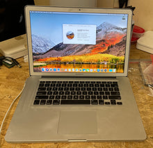 Apple MacBook Pro 15-inch Late 2011 2.2GHz Intel Core i7 (MD318LL/A)