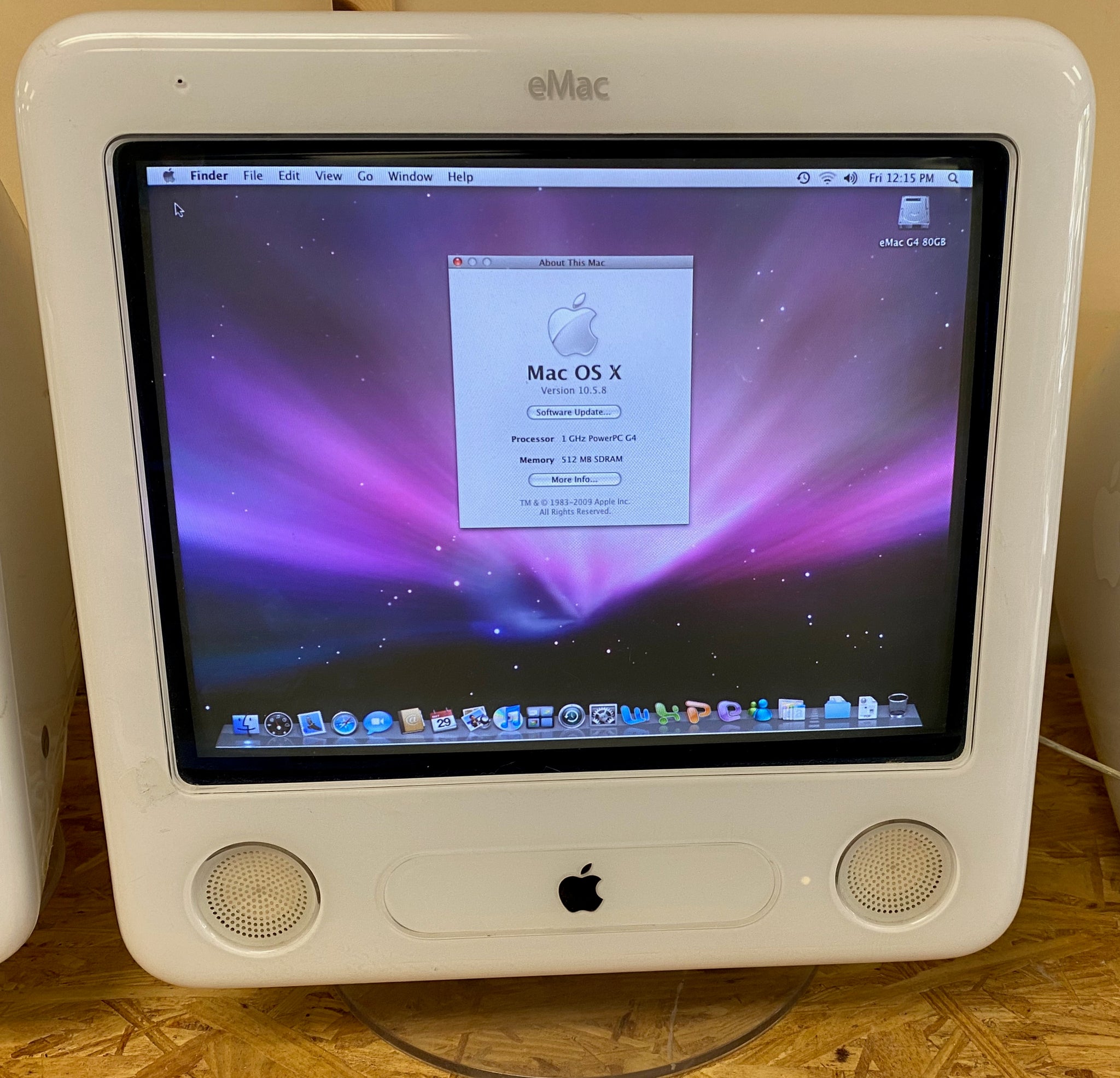Apple eMac G4 ATI Graphics 1GHz (M8950LL/A) – UNICOM, Inc.