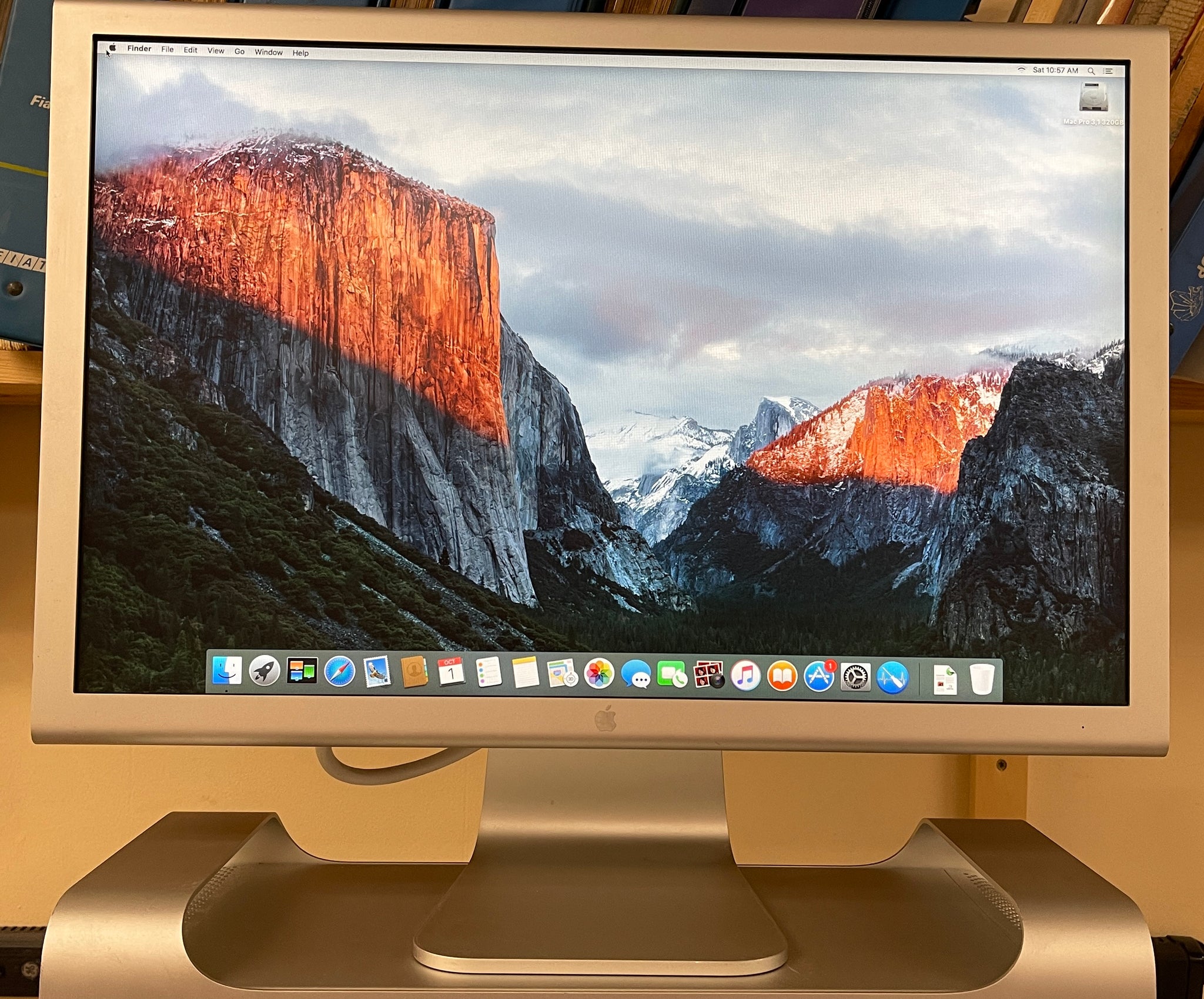 Apple deals cinema display