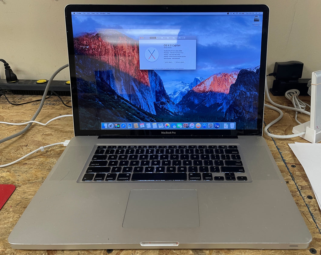 Apple MacBook Pro 17-inch March 2009 2.66GHz Intel Core 2 Duo (MB604LL/A)