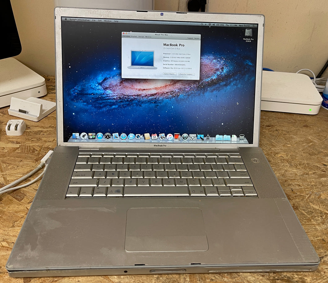 Apple MacBook Pro 15-inch 2.33GHz Intel Core 2 Duo (MA610LL)