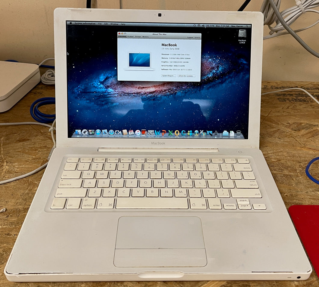 Apple MacBook 13-inch June 2008 2.1GHz Intel Core 2 Duo (MB402LL/A)