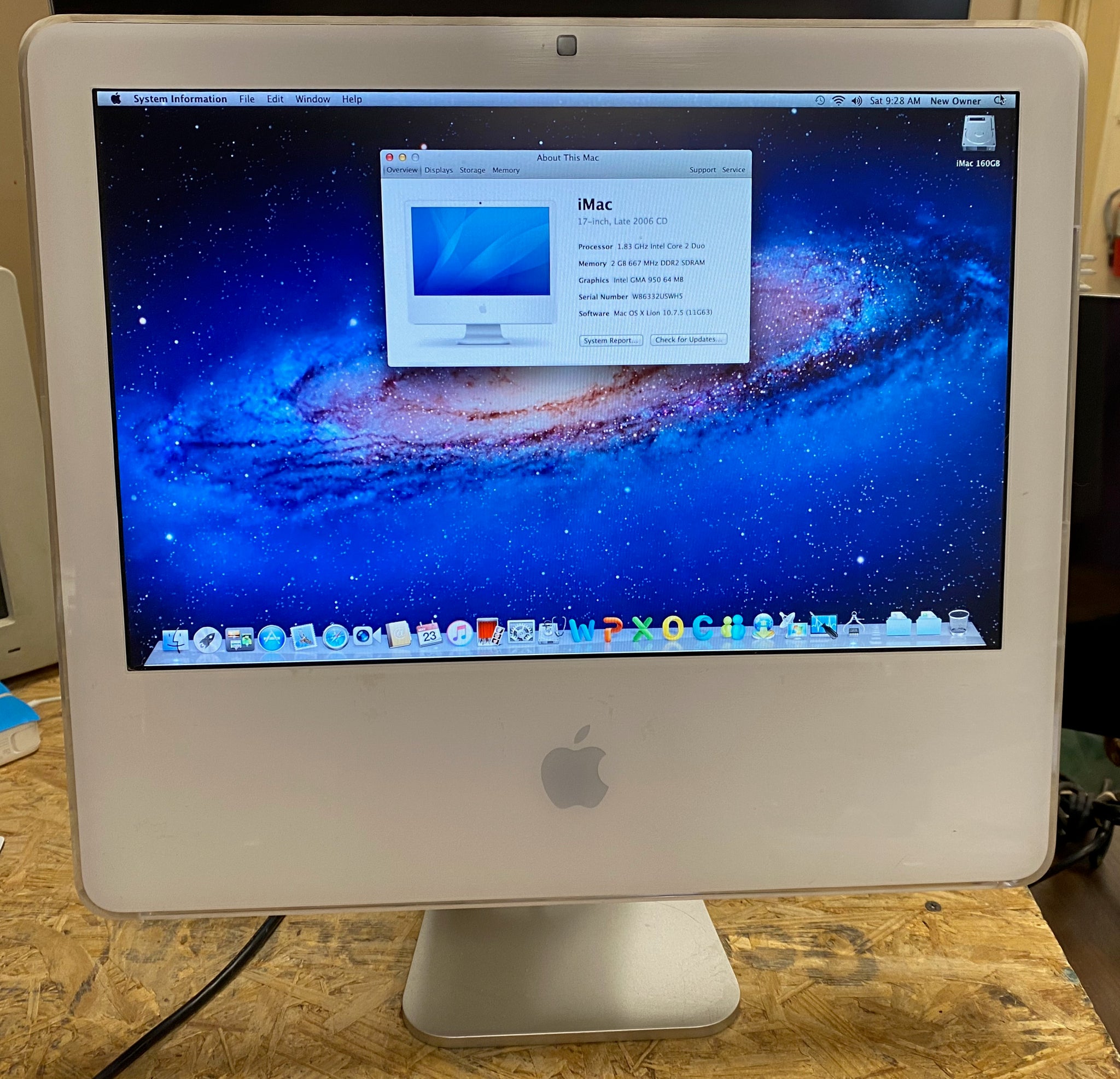 Apple iMac 17-inch August 2006 CD 1.83GHz Intel Core 2 Duo (MA710LL)