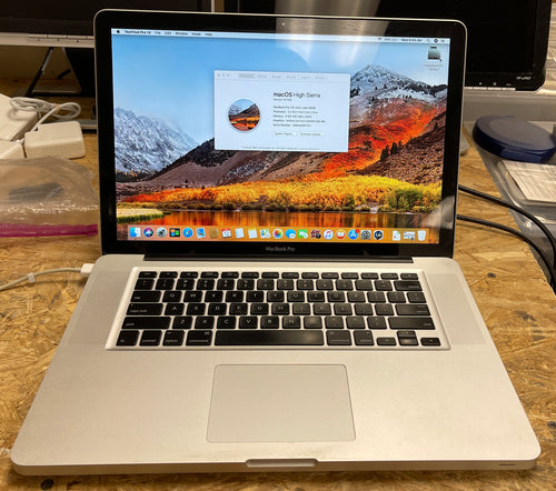 Apple MacBook Pro 15-inch Late 2008 2.4GHz Intel Core 2 Duo (MB470LL/A)